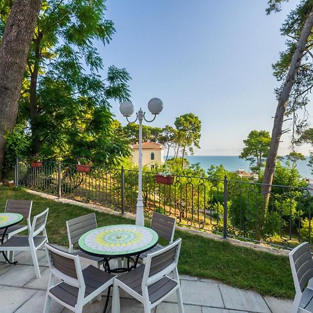 Park Hotel Villa Maria San Menaio Kültér fotó
