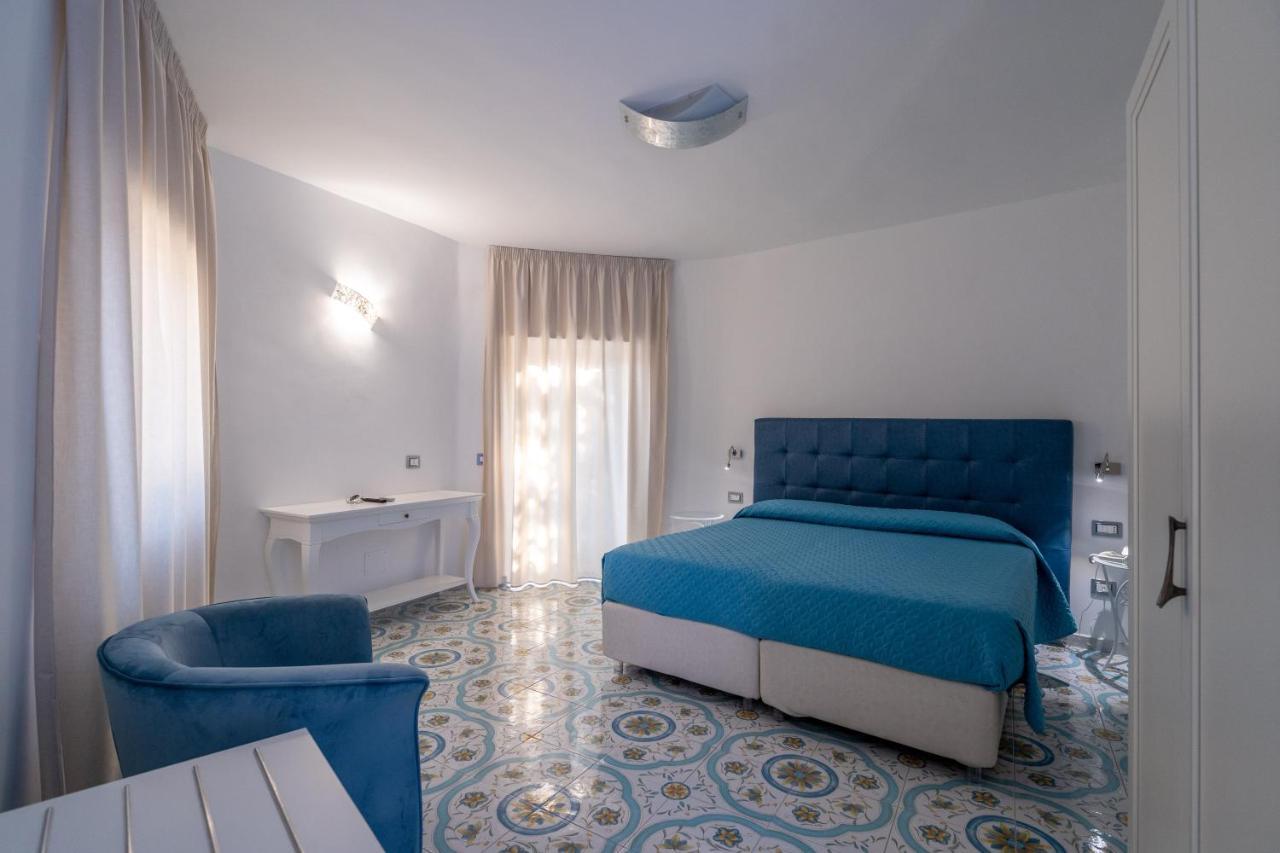 Park Hotel Villa Maria San Menaio Kültér fotó