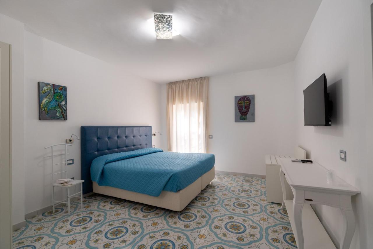 Park Hotel Villa Maria San Menaio Kültér fotó