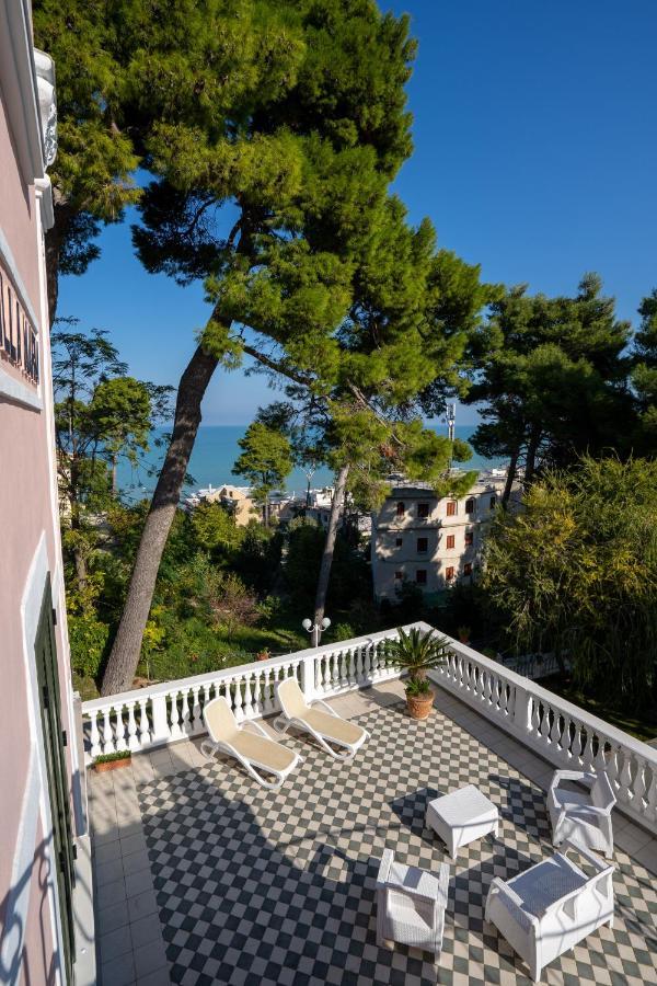 Park Hotel Villa Maria San Menaio Kültér fotó