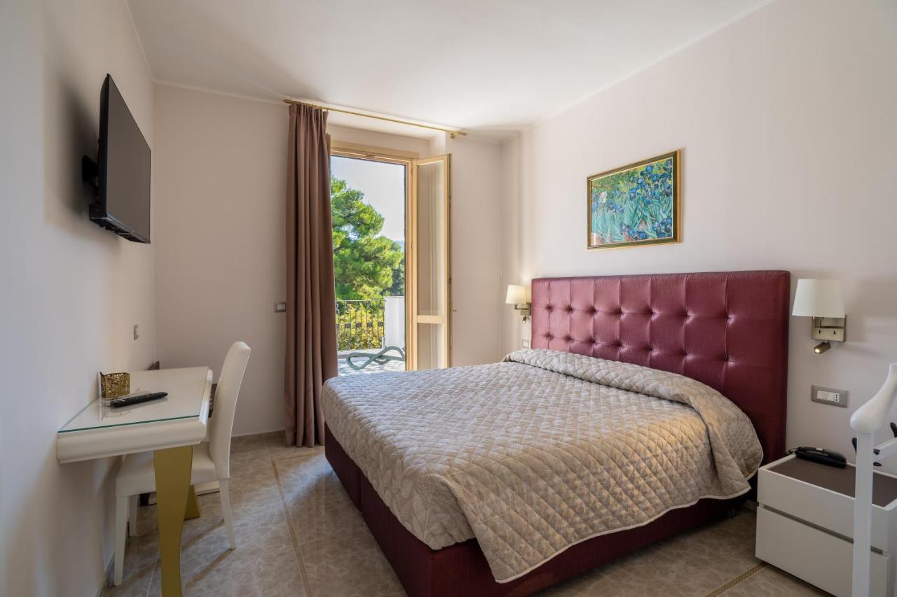 Park Hotel Villa Maria San Menaio Kültér fotó