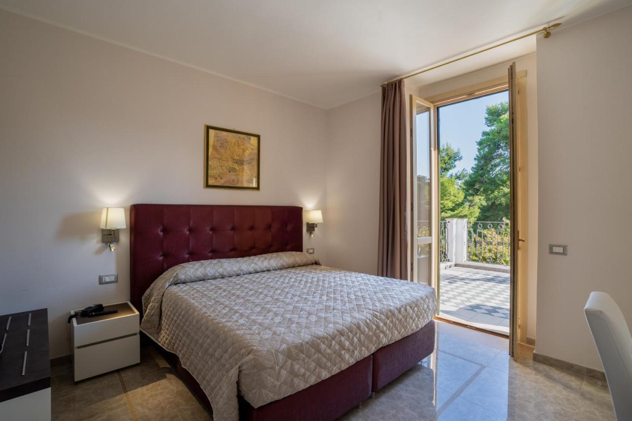 Park Hotel Villa Maria San Menaio Kültér fotó