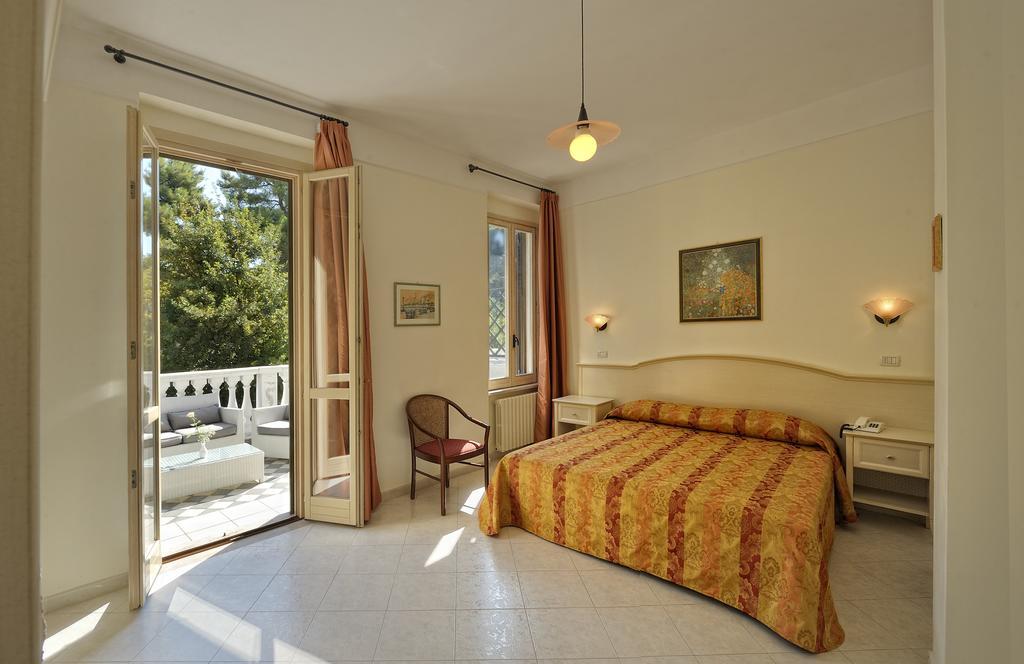Park Hotel Villa Maria San Menaio Szoba fotó