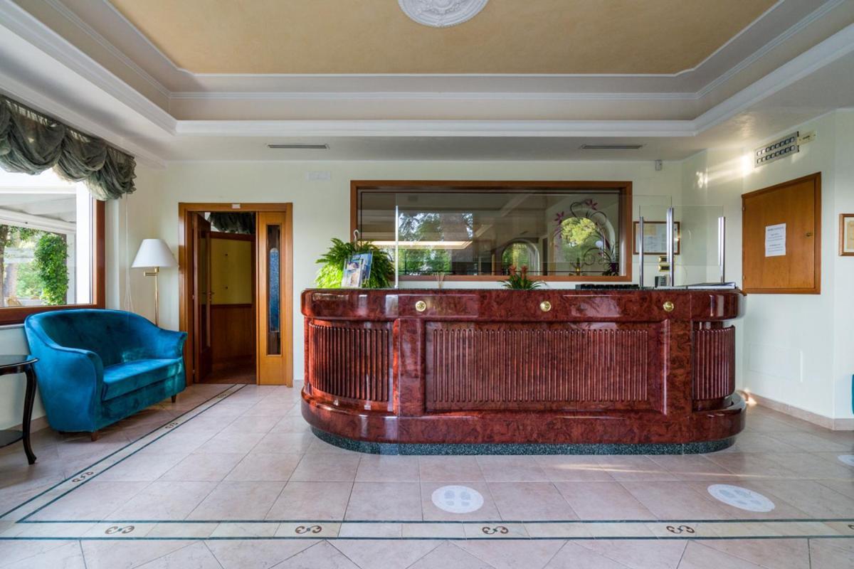 Park Hotel Villa Maria San Menaio Kültér fotó