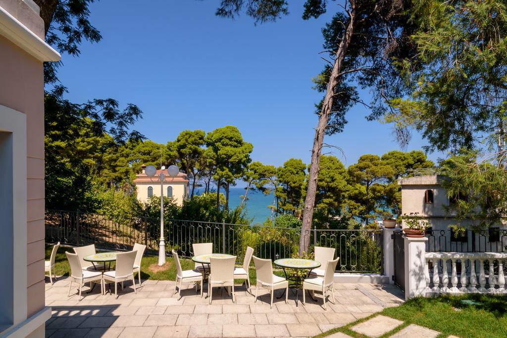 Park Hotel Villa Maria San Menaio Kültér fotó