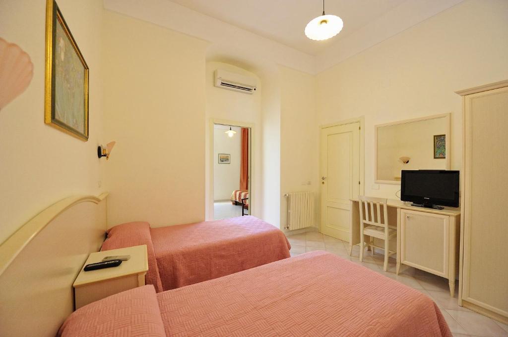 Park Hotel Villa Maria San Menaio Szoba fotó
