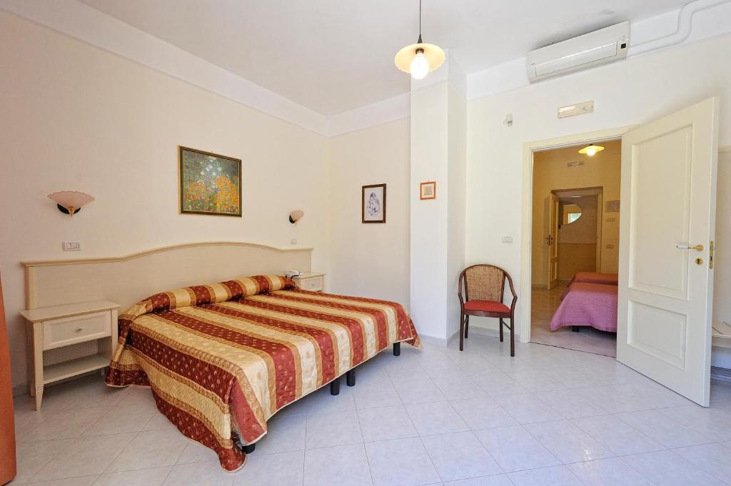 Park Hotel Villa Maria San Menaio Szoba fotó
